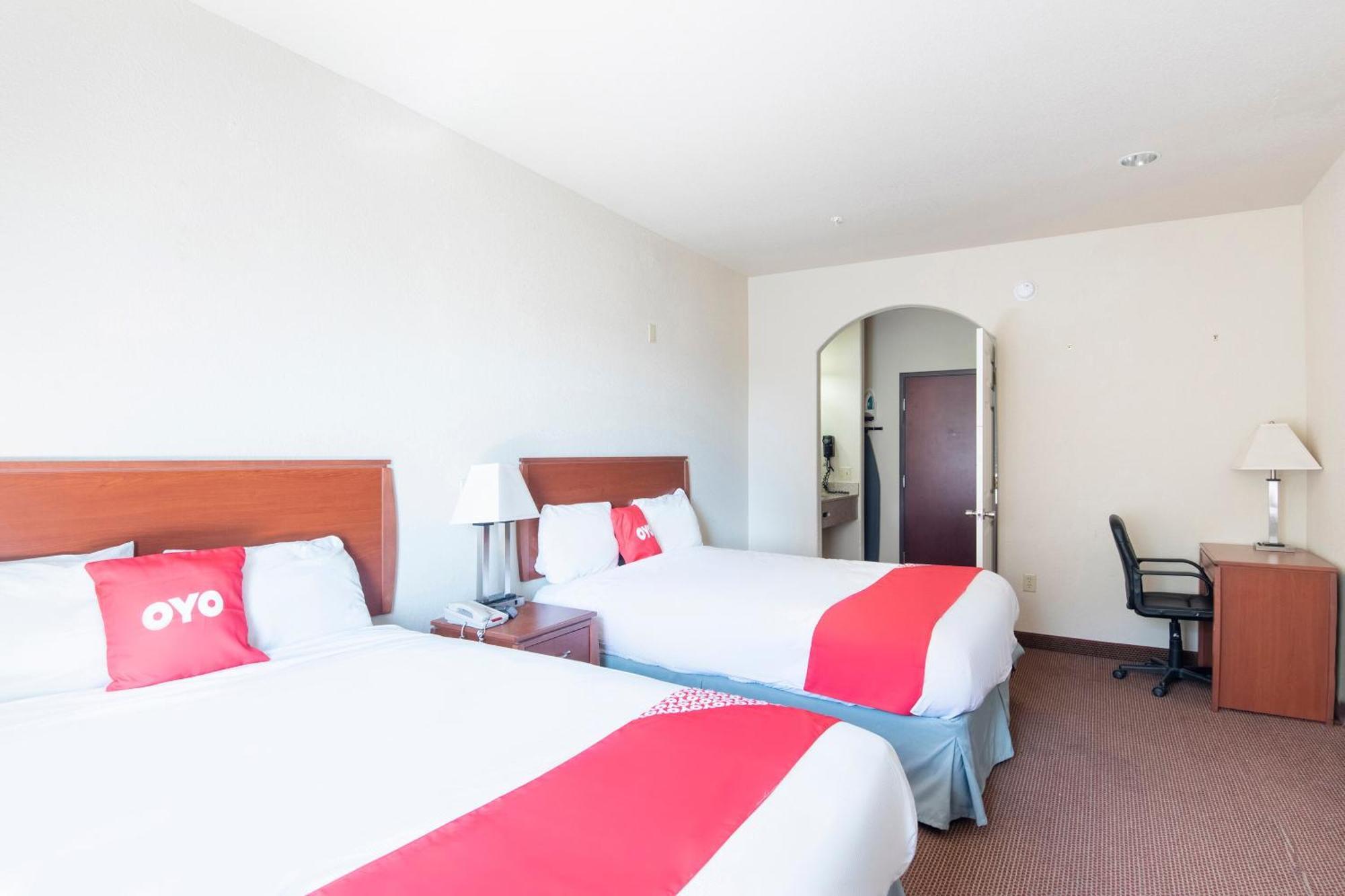 Oyo Townhouse Clute Lake Jackson Zewnętrze zdjęcie